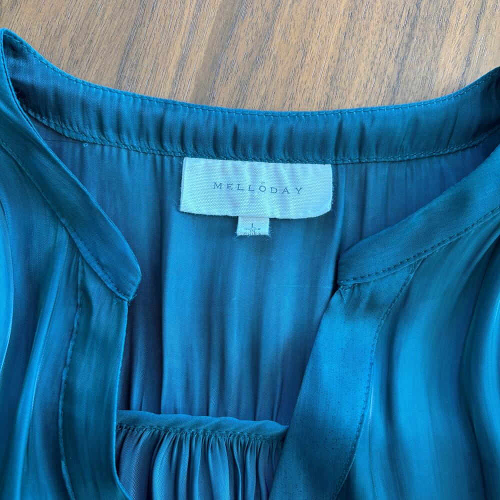 Melloday Satin Peasant Blouse L Flowy Pleated Smocked Boho Chic Office Siren - Picture 9 of 9